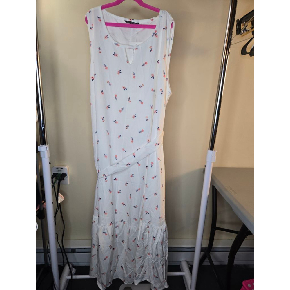 Women's BLOOMCHIC Plus White Pink Floral Maxi Dress Size 18-20